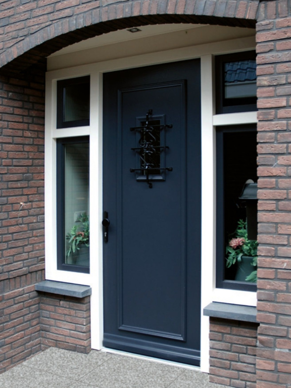 Mooie kunststof deur met klassieke uitstraling